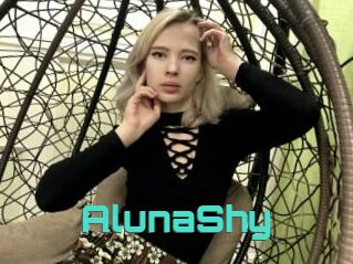 AlunaShy