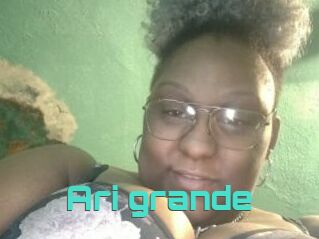 Ari_grande
