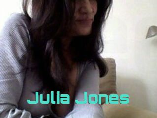 Julia_Jones