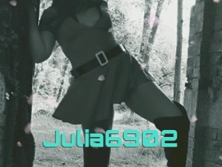 Julia6902