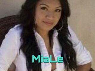 Mia_Le