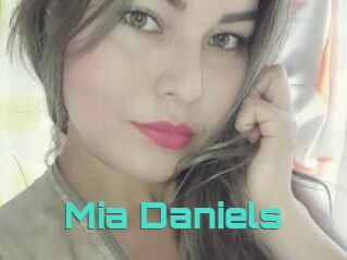 Mia_Daniels