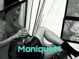 MoniqueM