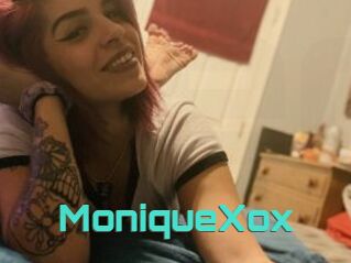 MoniqueXox