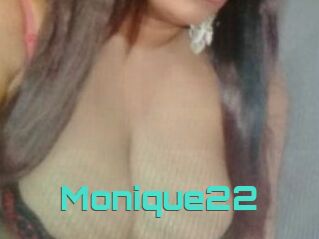 Monique22